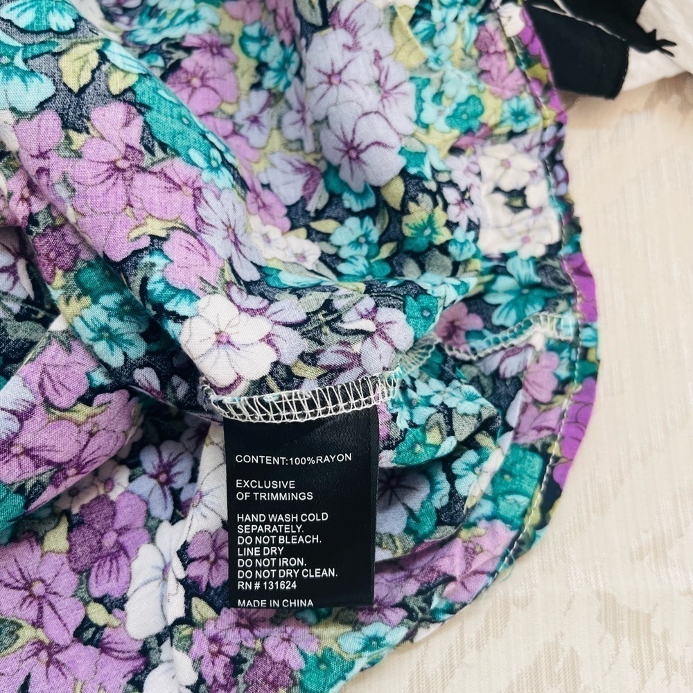 Calessa Mixed Print Rayon Floral Embroidered Top Size Medium - Picture 5 of 7